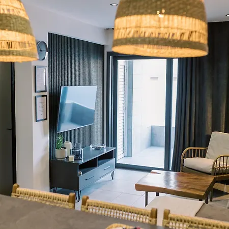 2bdr Amalfi Blue In Larnaca! - Mackenzie Area & Pet Friendly! *