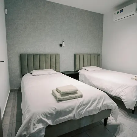 2bdr Amalfi Blue In Larnaca! - Mackenzie Area & Pet Friendly! Appartement Larnaca