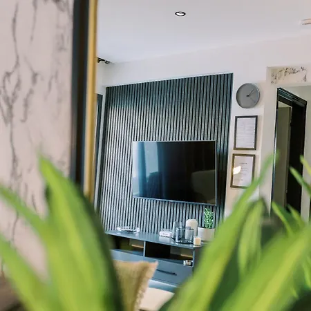 2bdr Amalfi Blue In Larnaca! - Mackenzie Area & Pet Friendly! Apartamento Larnaca