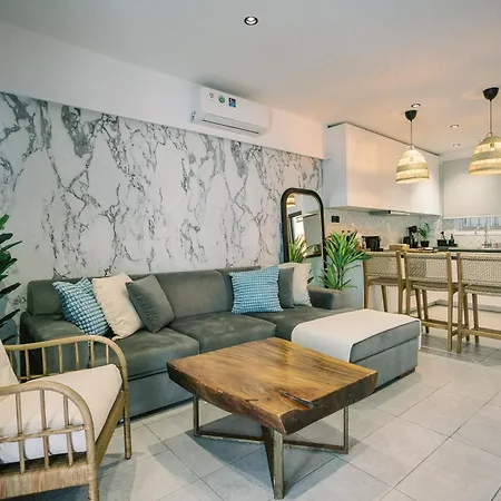 2bdr Amalfi Blue In Larnaca! - Mackenzie Area & Pet Friendly! Apartamento *
