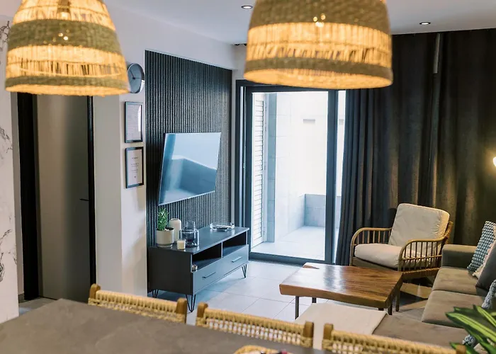 2bdr Amalfi Blue In Larnaca! - Mackenzie Area! *