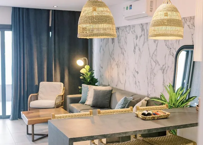 2bdr Amalfi Blue In Larnaca! - Mackenzie Area! *