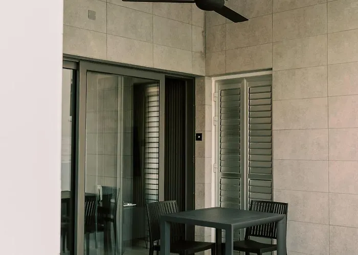 2bdr Amalfi Blue In Larnaca! - Mackenzie Area & Pet Friendly! * Larnaca